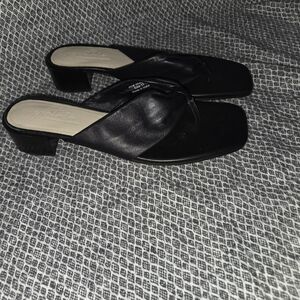 Signature By Journee Collection Black Women's Thong Square Toe Sandals, Size 11
